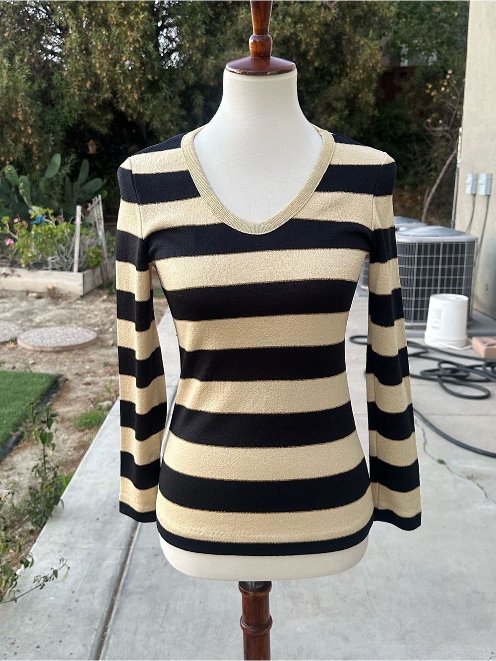 Striped Scoop Neck Sweater - Black & Cream
